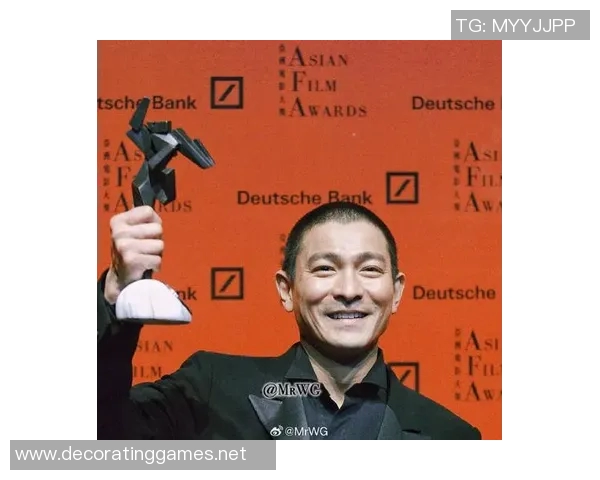 刘德华化身足球明星模仿秀引发热议粉丝纷纷点赞分享精彩瞬间