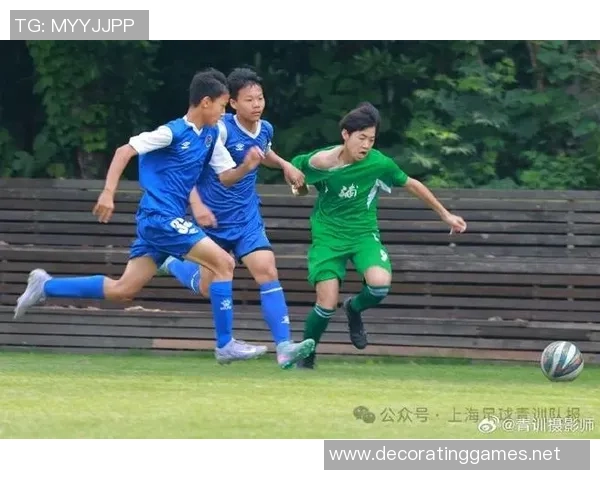 赛后分析:上海足球队与北京足球队的耐力对决全景回顾 赛后分析:上海足球队与北京足球队的耐力对决全景回顾