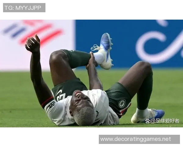 足球明星在比赛中不慎扭伤脚踝伤情引发球迷广泛关注与担忧 足球明星在比赛中不慎扭伤脚踝伤情引发球迷广泛关注与担忧