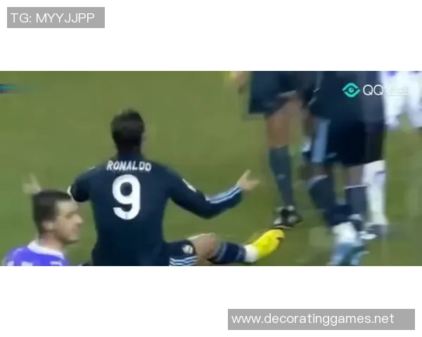 足球明星球鞋大揭秘:从梅西到C罗的个性化选择与设计理念 足球明星球鞋大揭秘:从梅西到C罗的个性化选择与设计理念